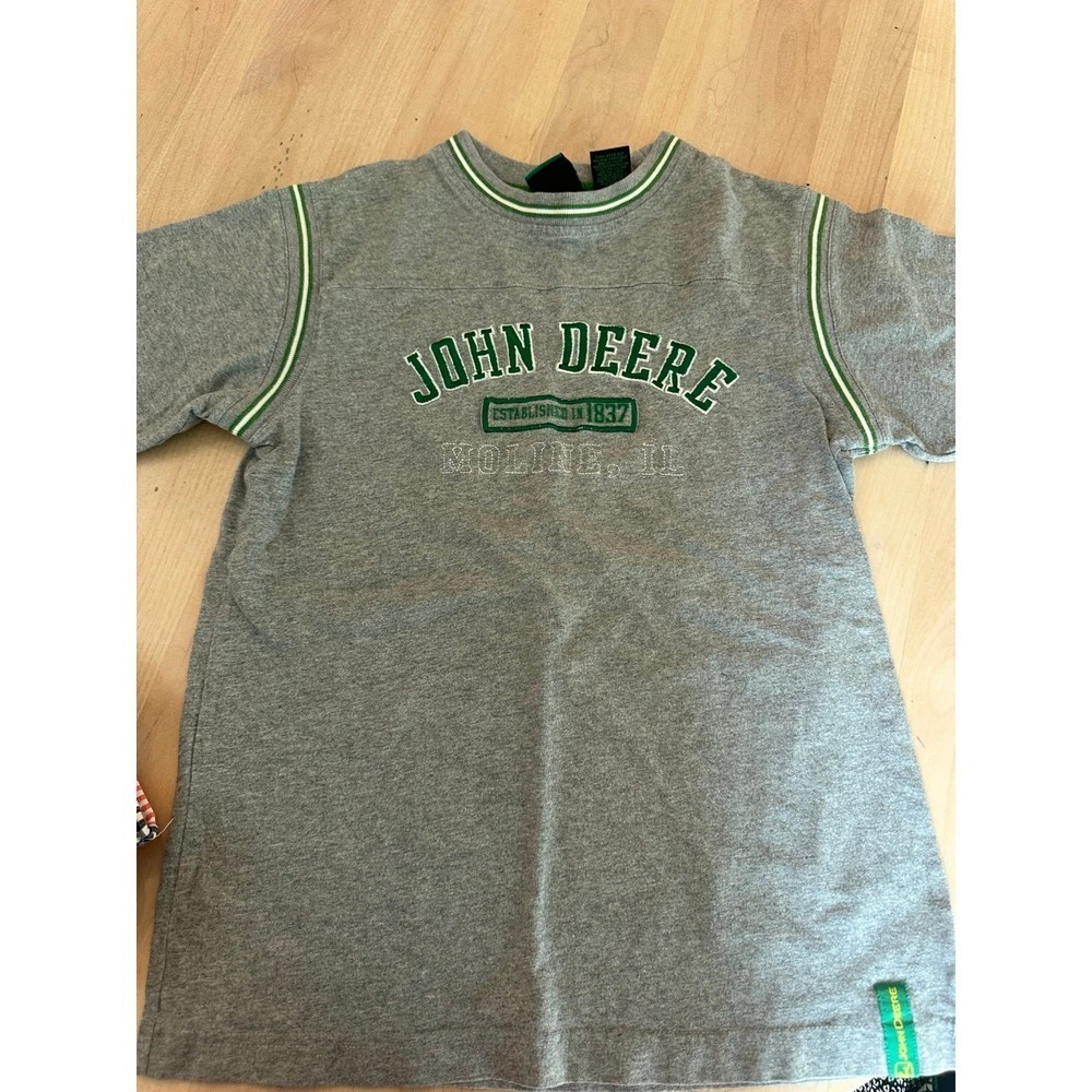 John Deere Youth T-Shirt Medium (10/12) Gray Green Est 1837‎ Moline IL